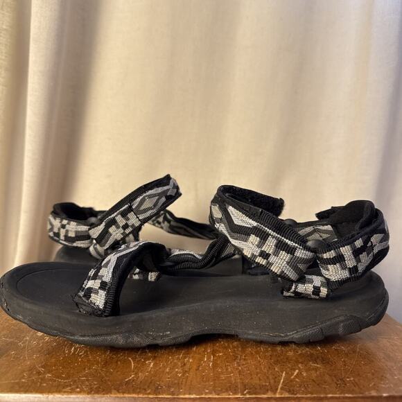 Teva Hurricane Sandals Women US 6 Geometric Black Universal Adjustable Strap - Picture 8 of 11